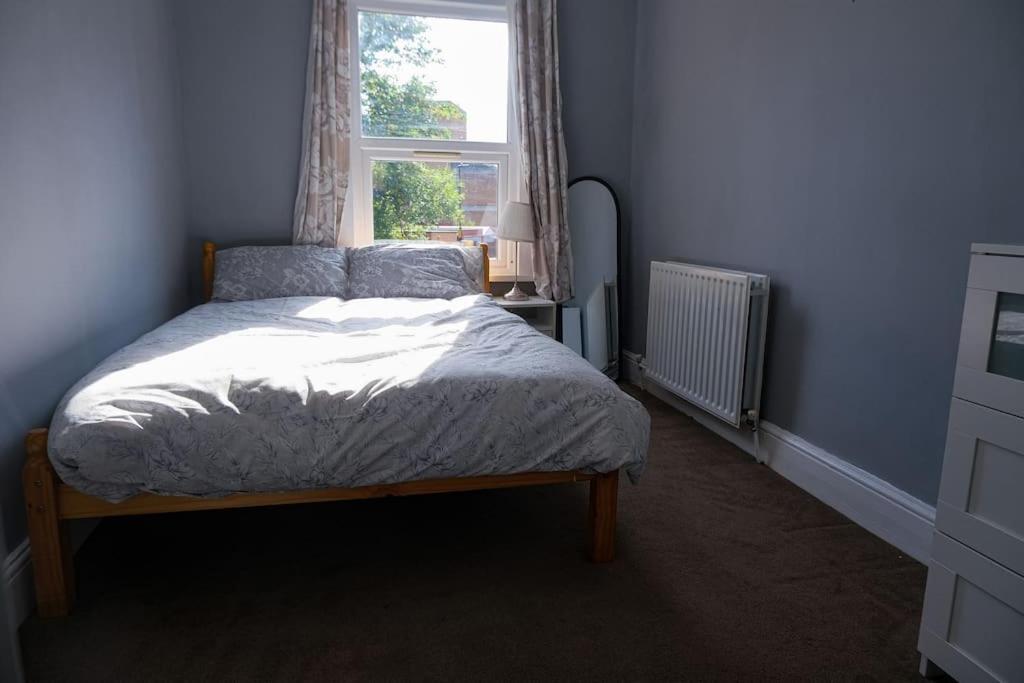 4 Bedroom House In Turnpike Lane/Wood Green Londra Dış mekan fotoğraf