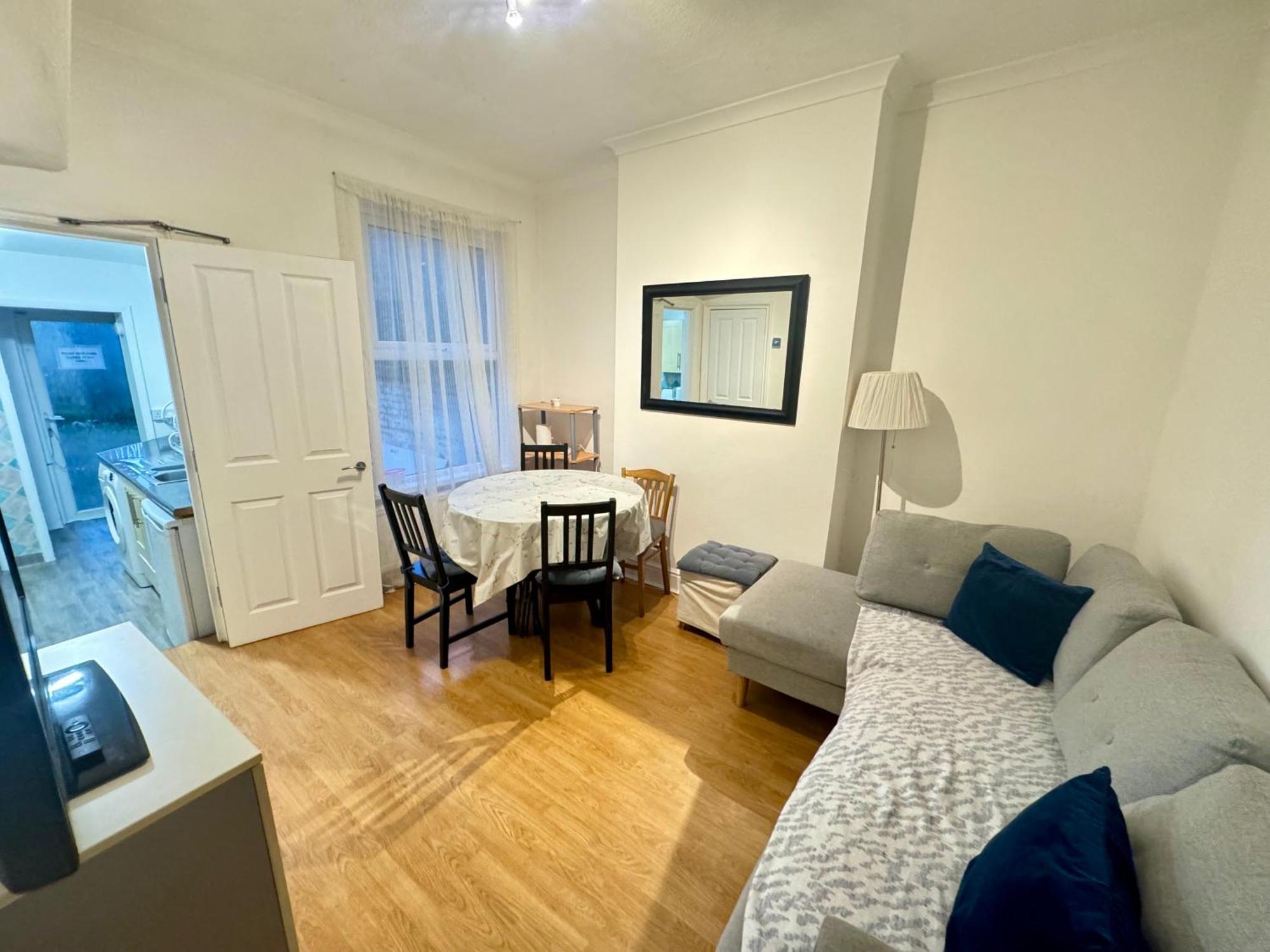4 Bedroom House In Turnpike Lane/Wood Green Londra Dış mekan fotoğraf
